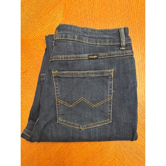 Wrangler Women's Boot Cut Dark Wash Jeans Size 10 - Picture 4 of 7